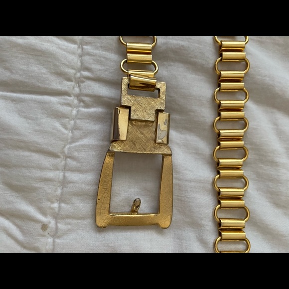 Unique Gold Tone Metal Belt - Picture 4 of 6